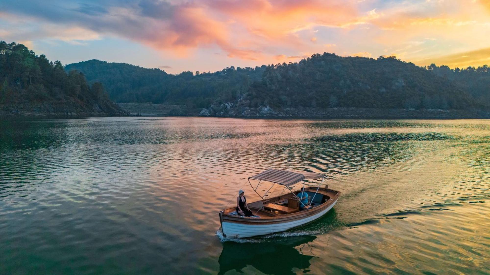 Hotel Botanik Goel Evleri Bucak Esterno foto