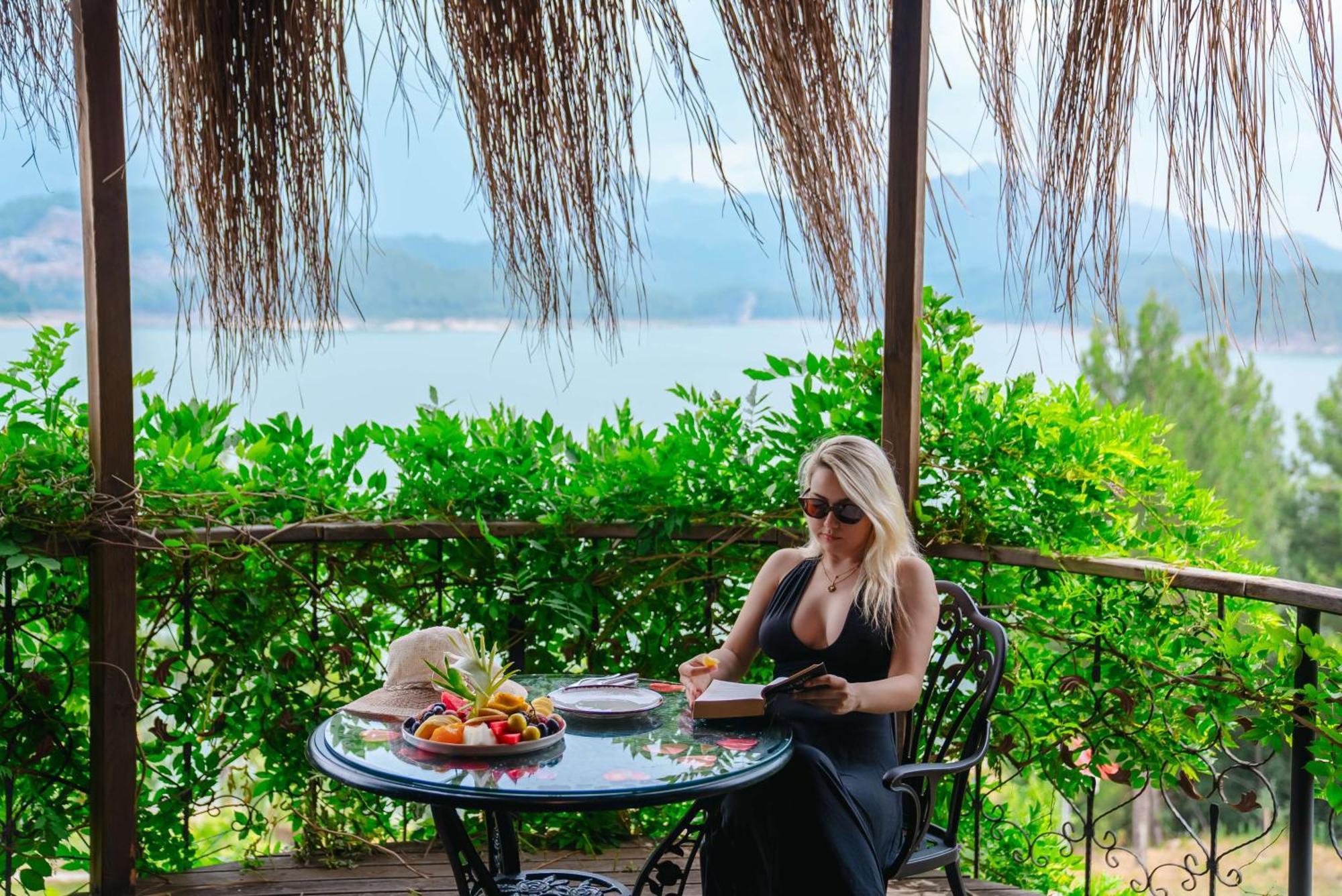 Hotel Botanik Goel Evleri Bucak Esterno foto